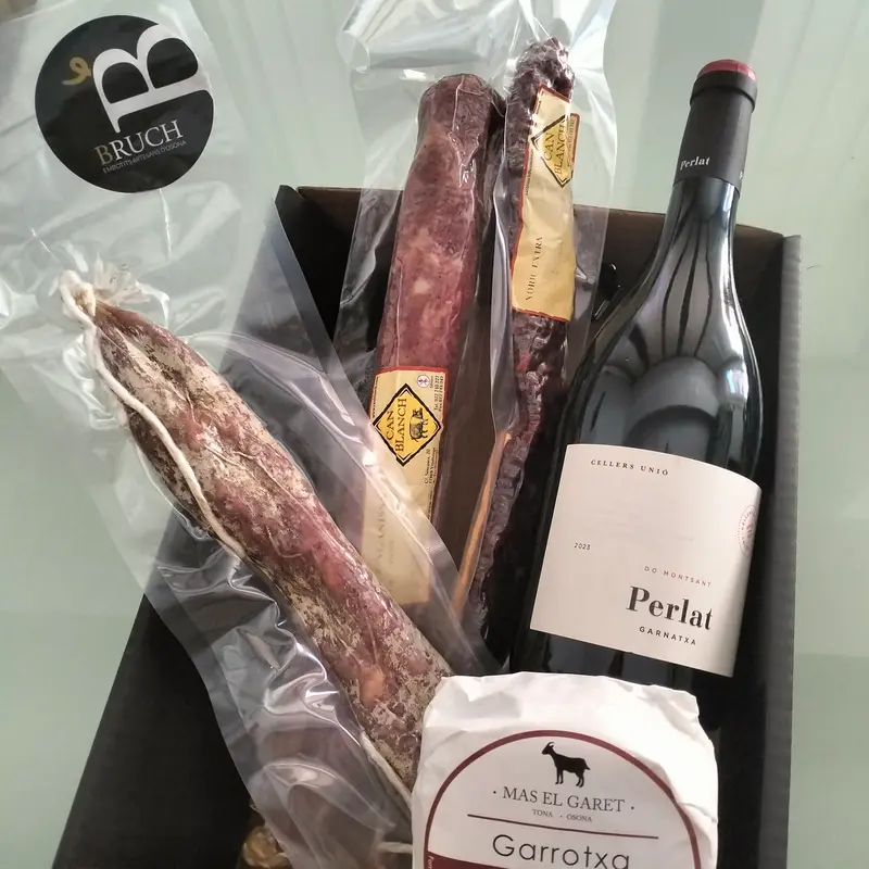 Lot de vi, embotits i formatge per 58,02 + IVA 65 €