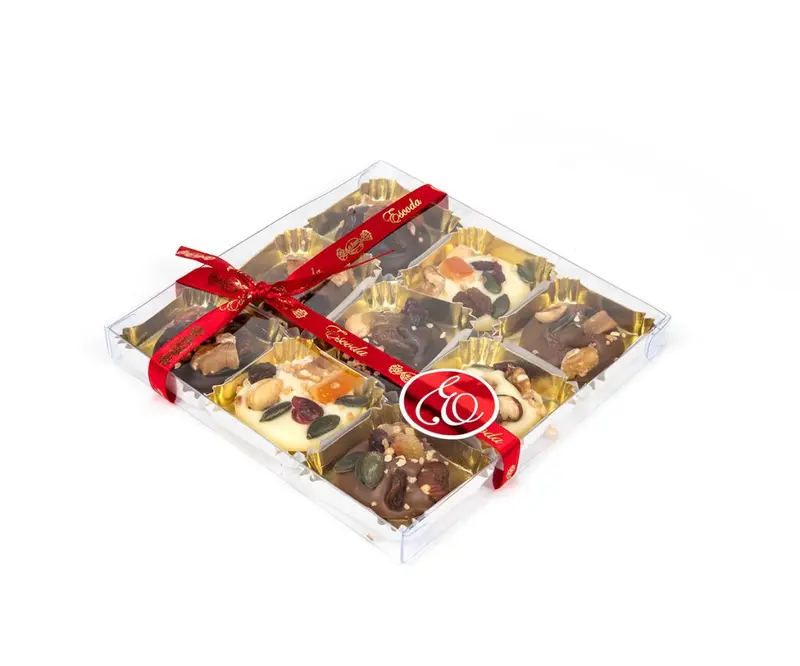 Mendiants – Corcheas Con Frutos Secos Y Chocolate